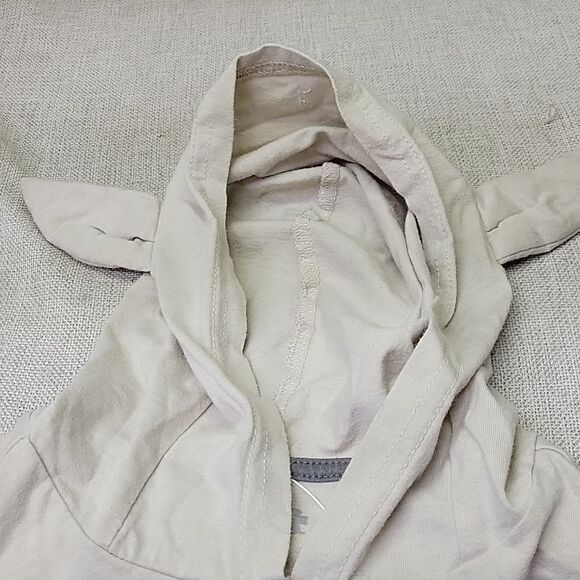 hooded kid size S tshirt, 20" baby Yoda pillow plush - Picture 4 of 9